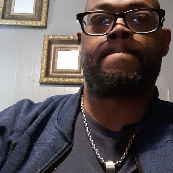 Meet your Posher, Byron - Picture 1 of 1